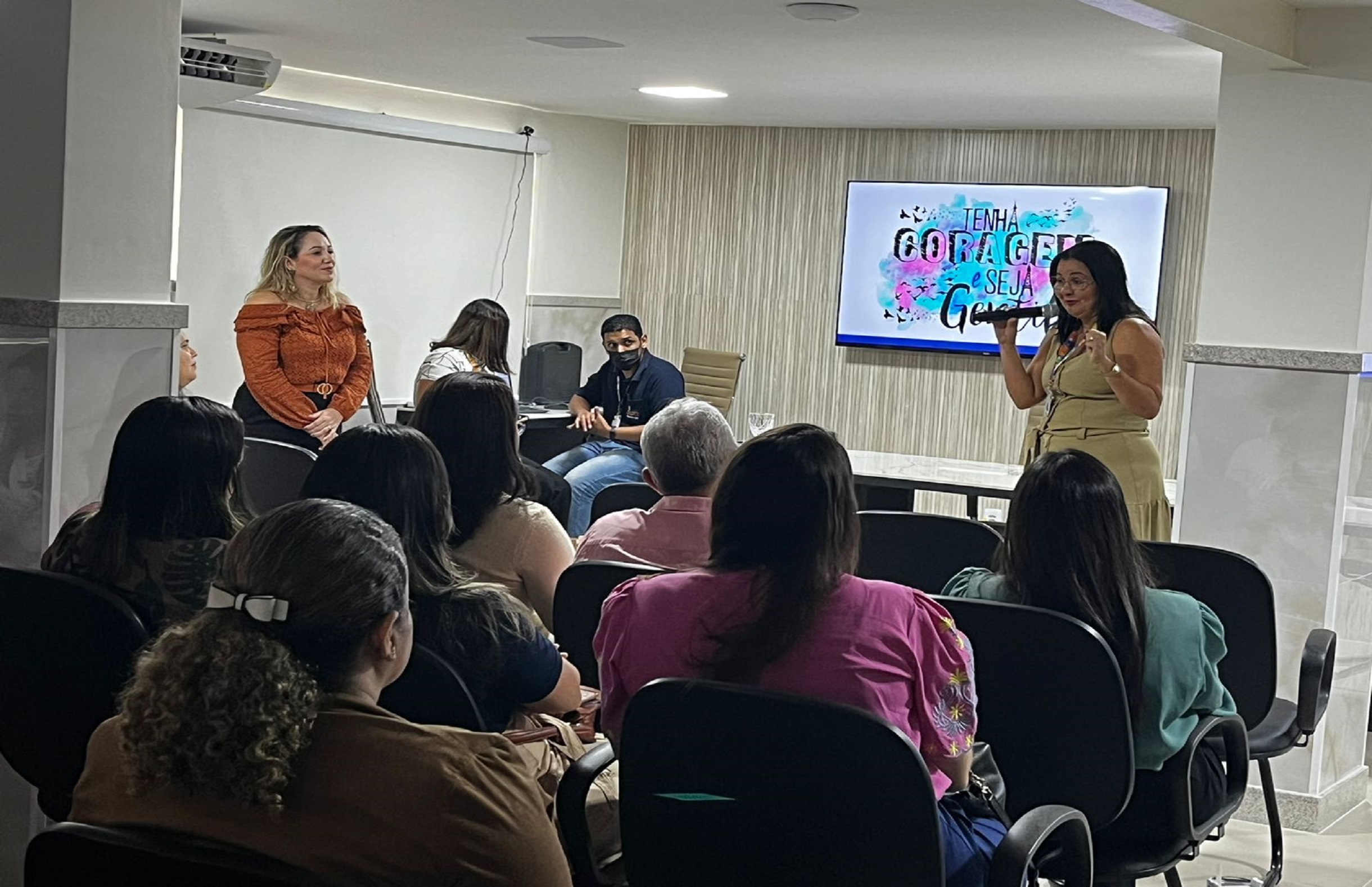 Hospital Maria Lucinda realiza palestra “Estratégias de Comunicação Não-Violenta