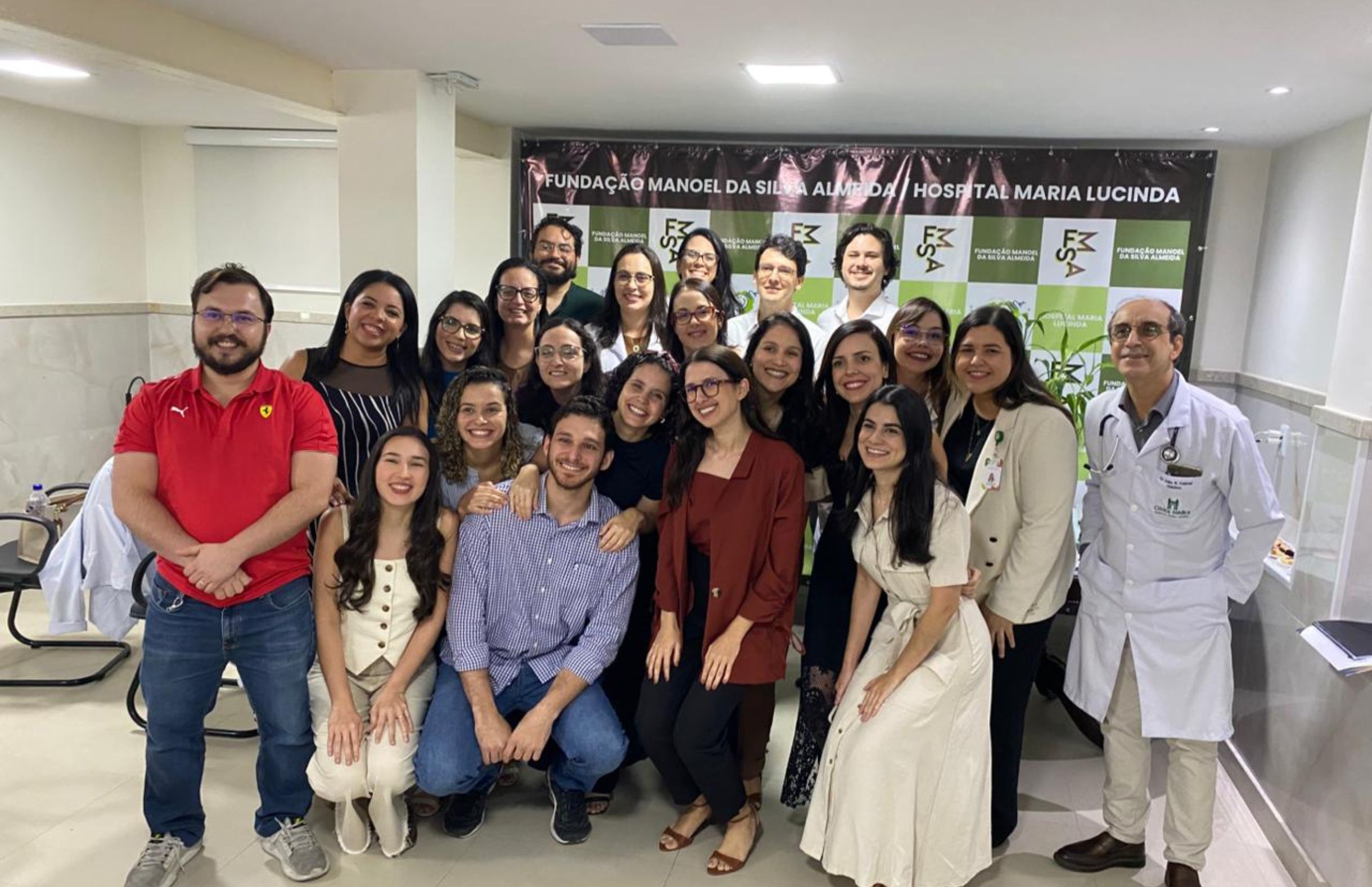 Hospital Maria Lucinda forma novos especialistas em Clínica Médica e destaca impacto direto na qualificação do cuidado ao SUS